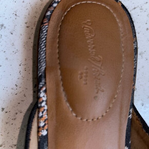 Universal Thread Striped Fabric Mule/Slide Shoe - Picture 4 of 5